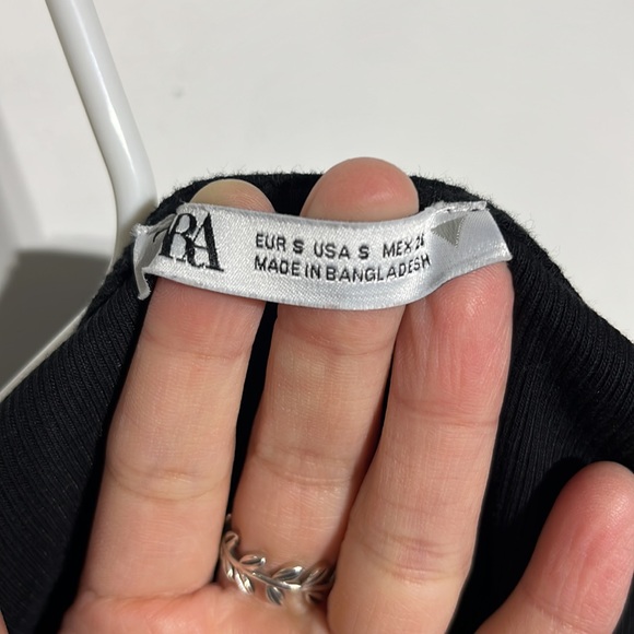 ZARA Black Cinched Front V-Neckline Ruffle Hem Short Sleeve Crop Top Size Small - Picture 6 of 8